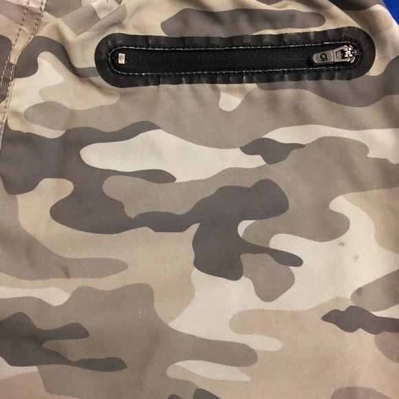 🌷 2/$25 Bundle of 5 GapFit Kids Quick-Dry Shorts - Picture 5 of 5